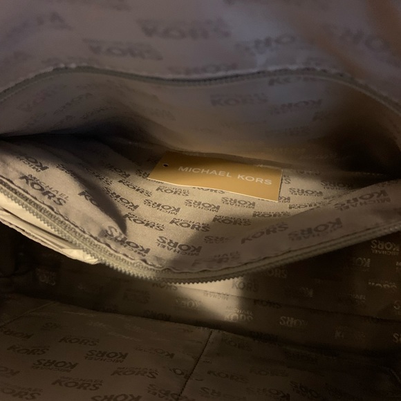 NWT, MK, Michael Kors, Large Saffiano Leather Studded Satchel/Cb, Pearl Grey!! - Picture 6 of 9